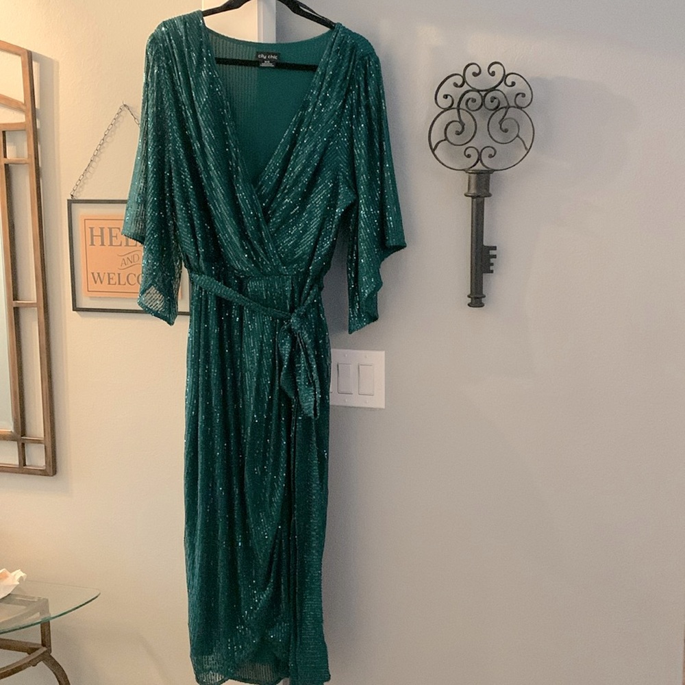 Emerald Sequin Belted Midi Dress with Kimono sleeves